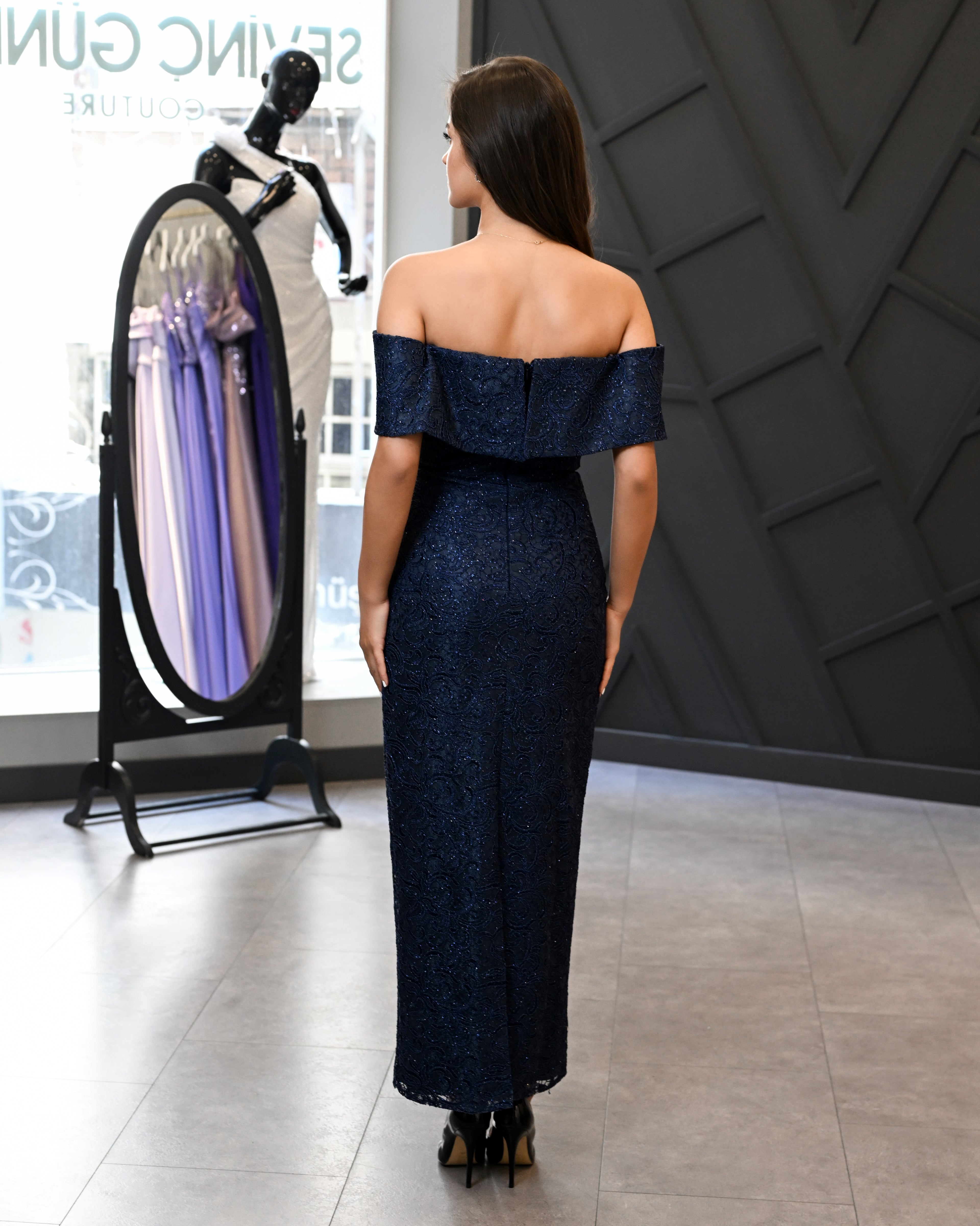 Madonna Yaka Dantel Midi Abiye Elbise