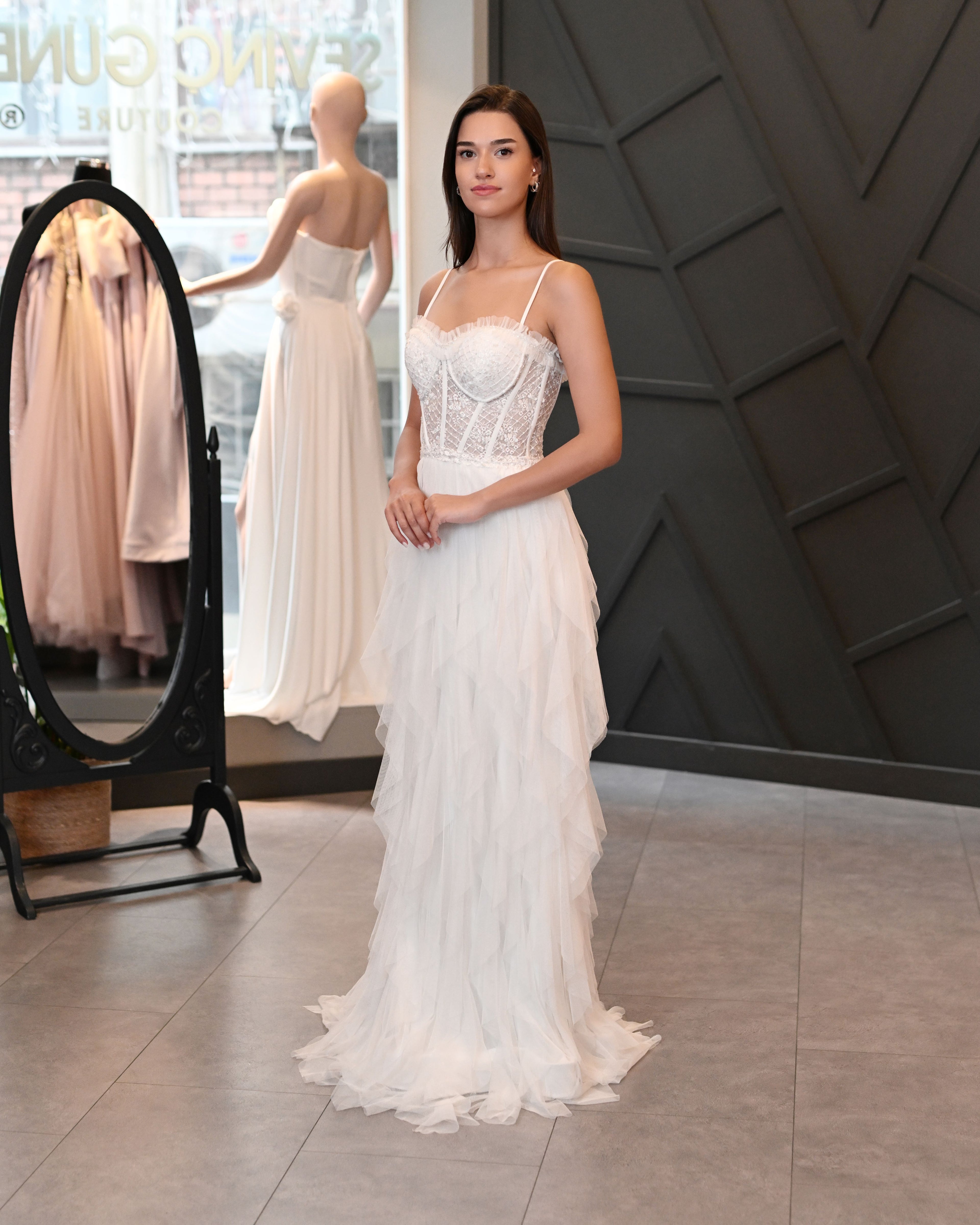 Askılı Dantelli Lazer Kesim Tül Etek Uzun Abiye Elbise