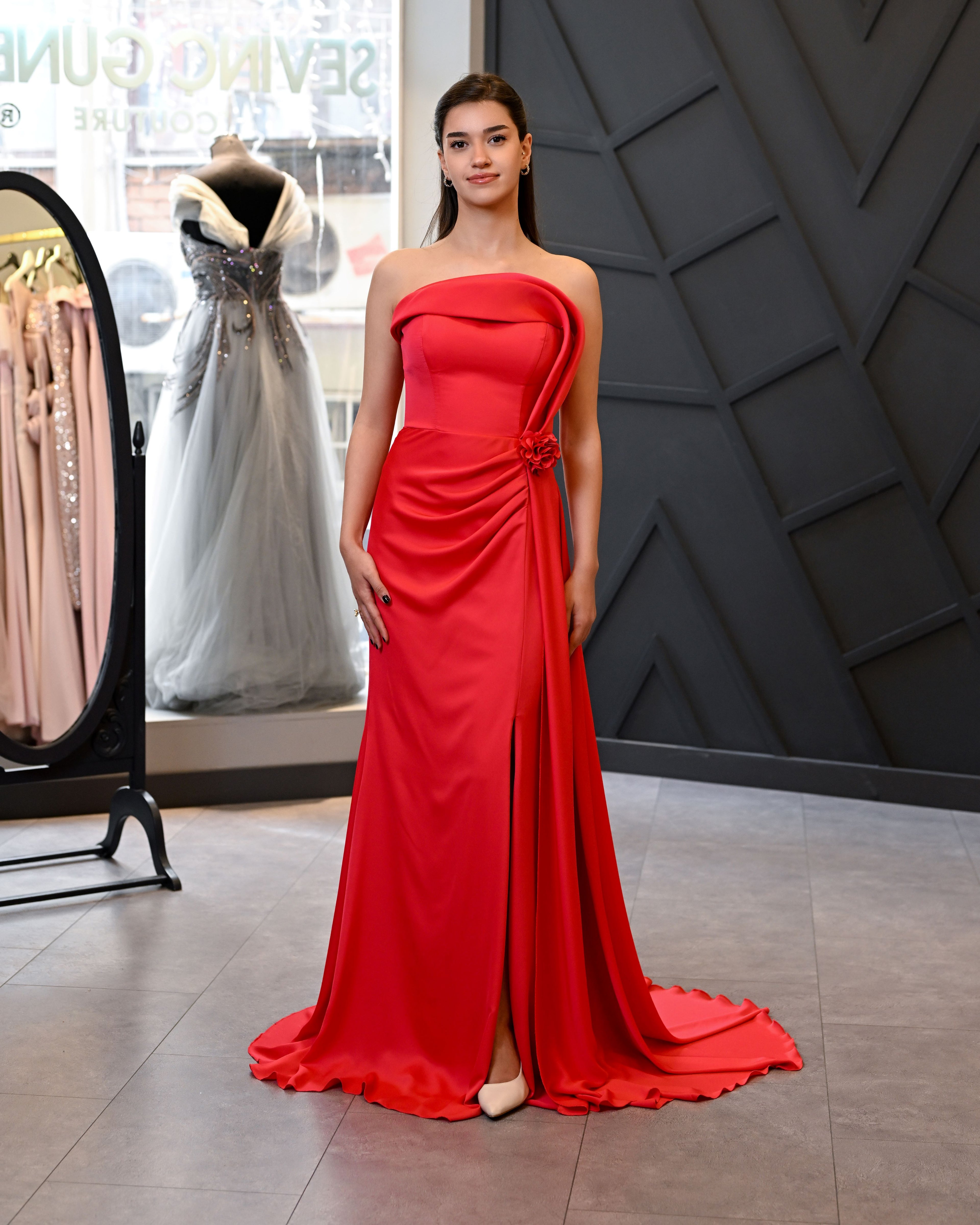 Straplez İnce Krep Uzun Abiye Elbise