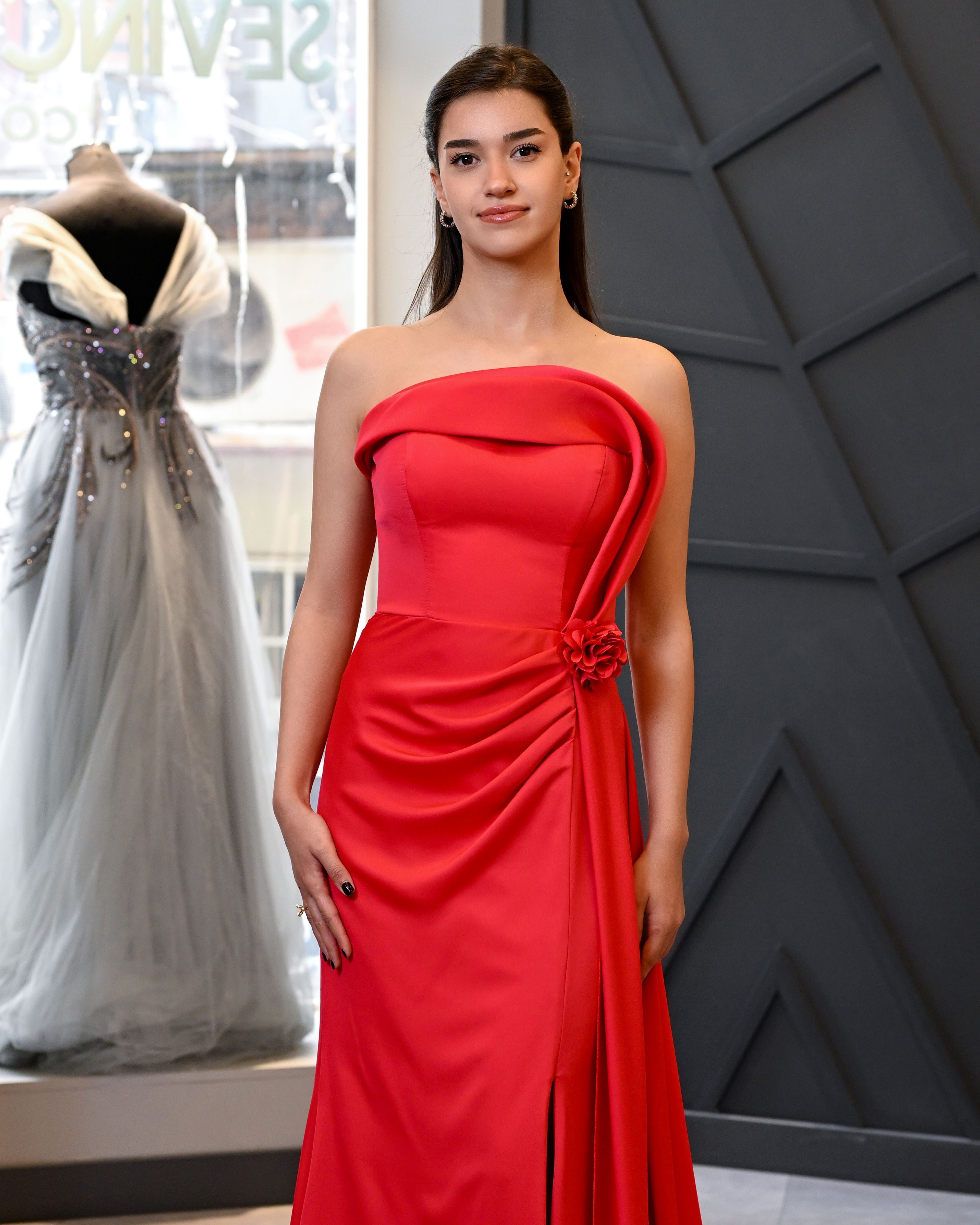 Straplez İnce Krep Uzun Abiye Elbise