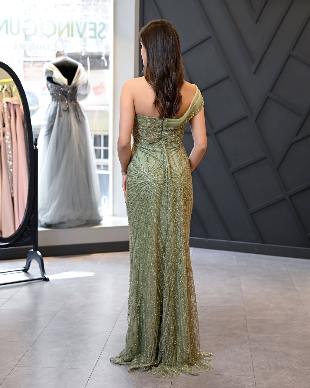 Boncuklu Kumaştan Tek Omuz Uzun Abiye Elbise