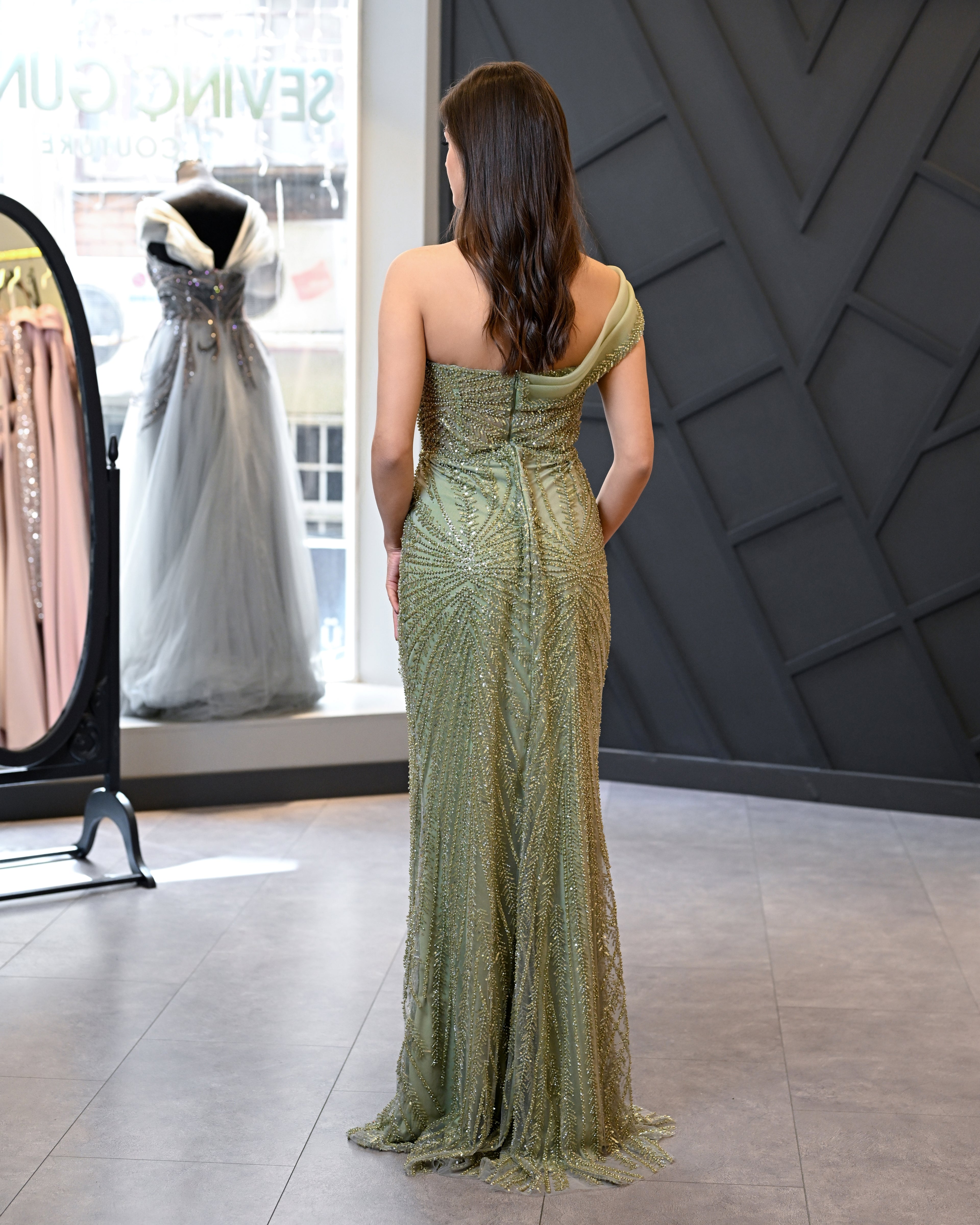 Boncuklu Kumaştan Tek Omuz Uzun Abiye Elbise