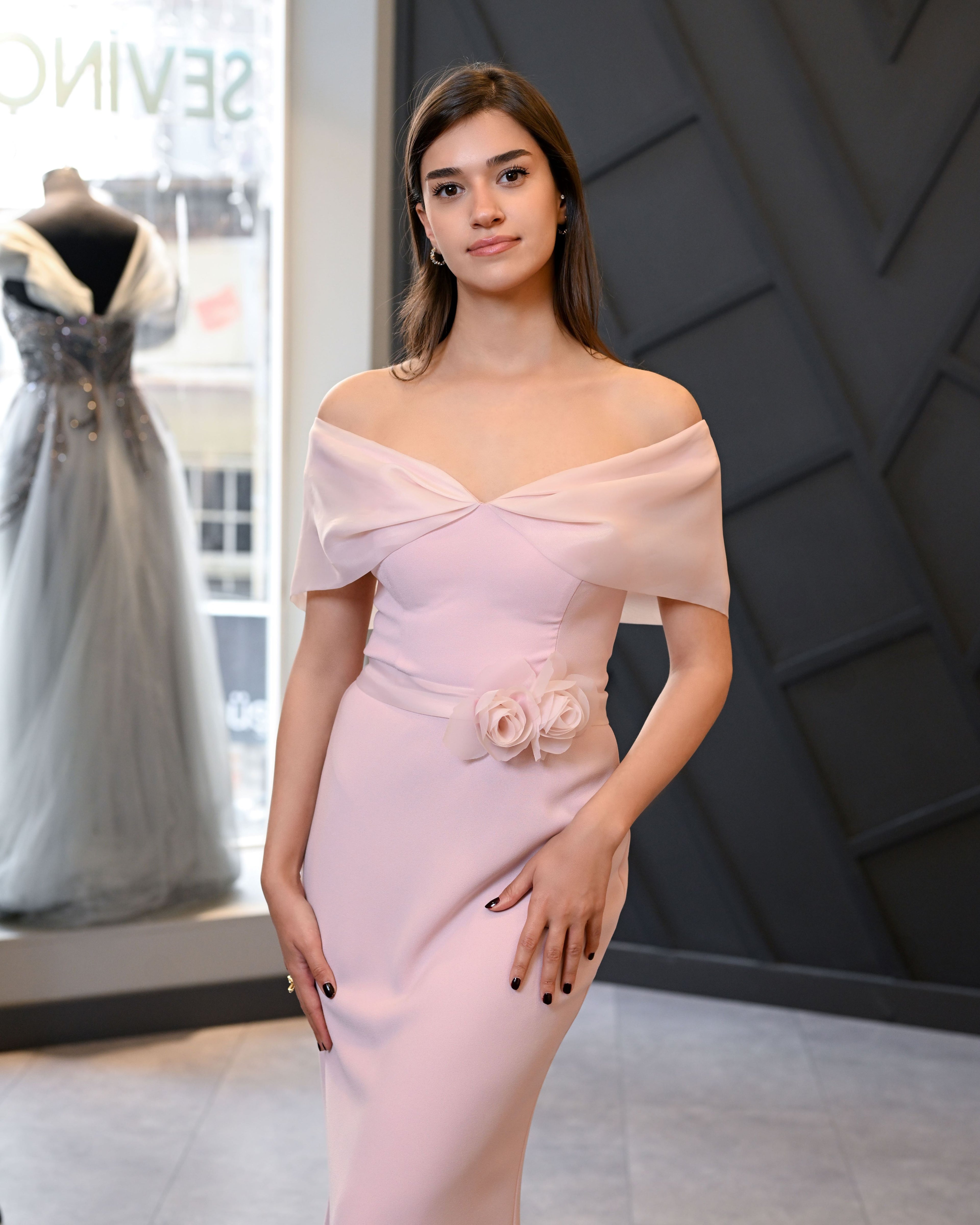 Carmen Yaka İnce Krep Uzun Abiye Elbise