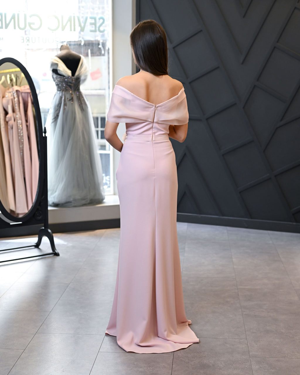 Carmen Yaka İnce Krep Uzun Abiye Elbise