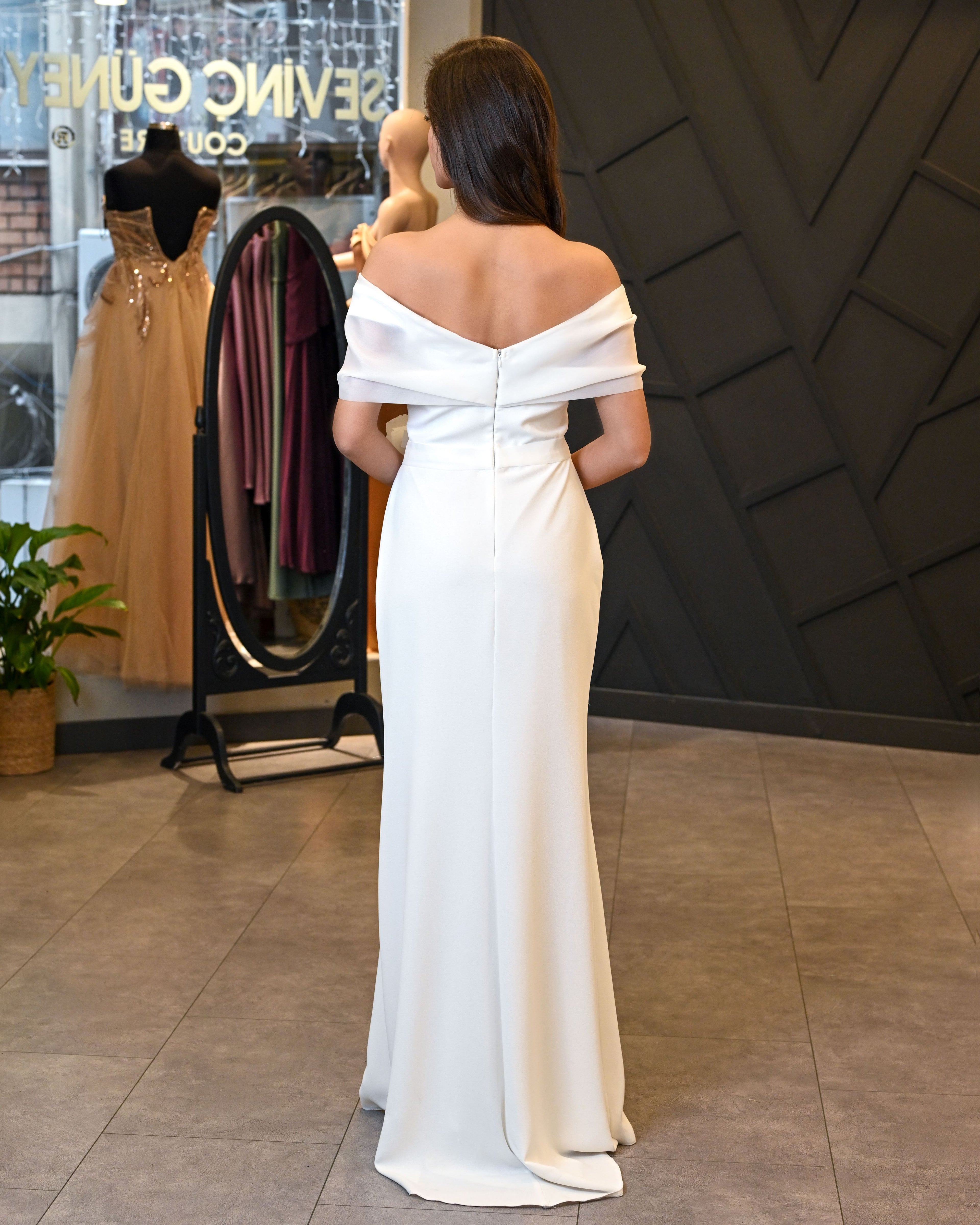 Carmen Yaka  Krep Beyaz Uzun Abiye Elbise