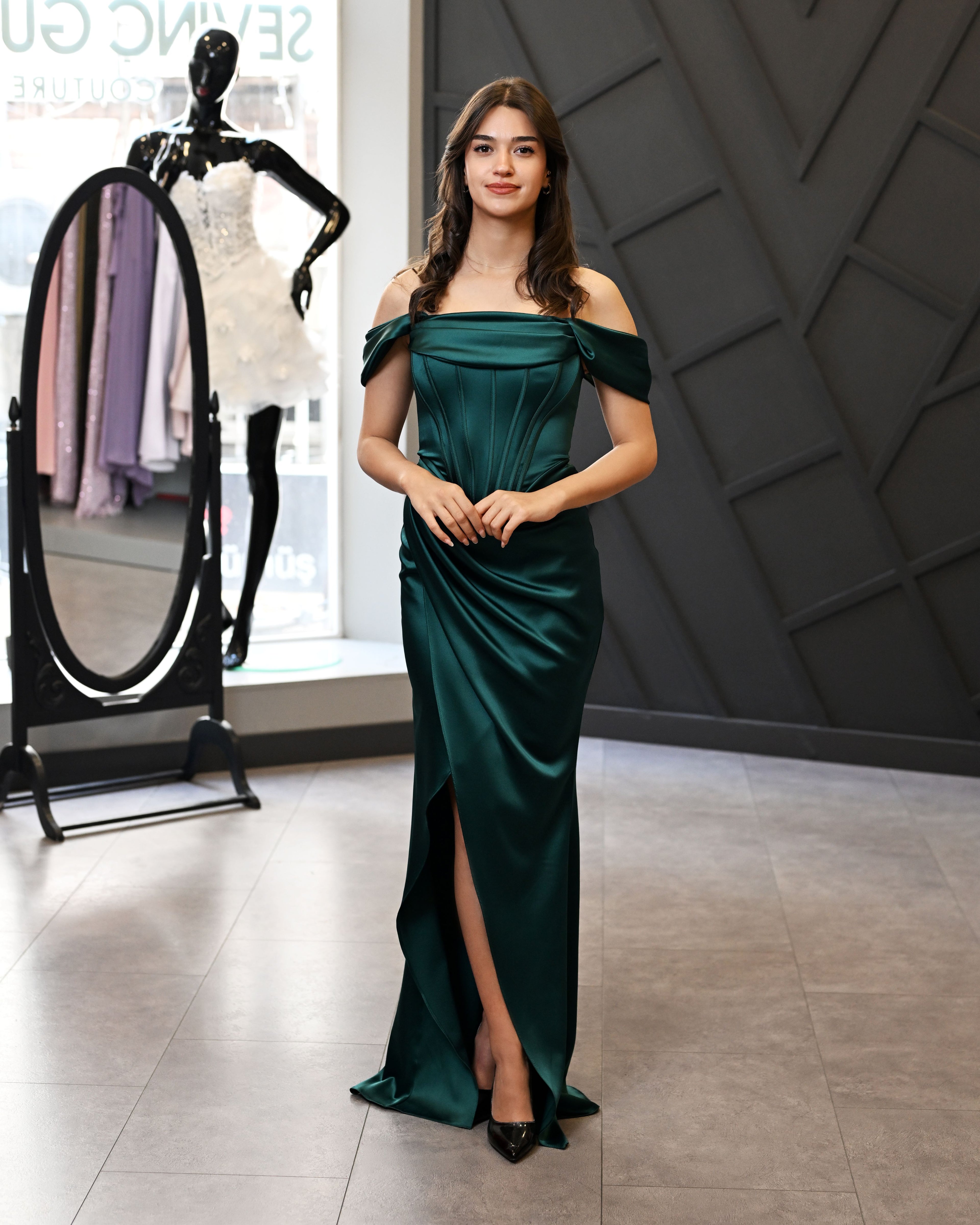 Düşük Kollu Saten Korsaj Beden Uzun Abiye Elbise