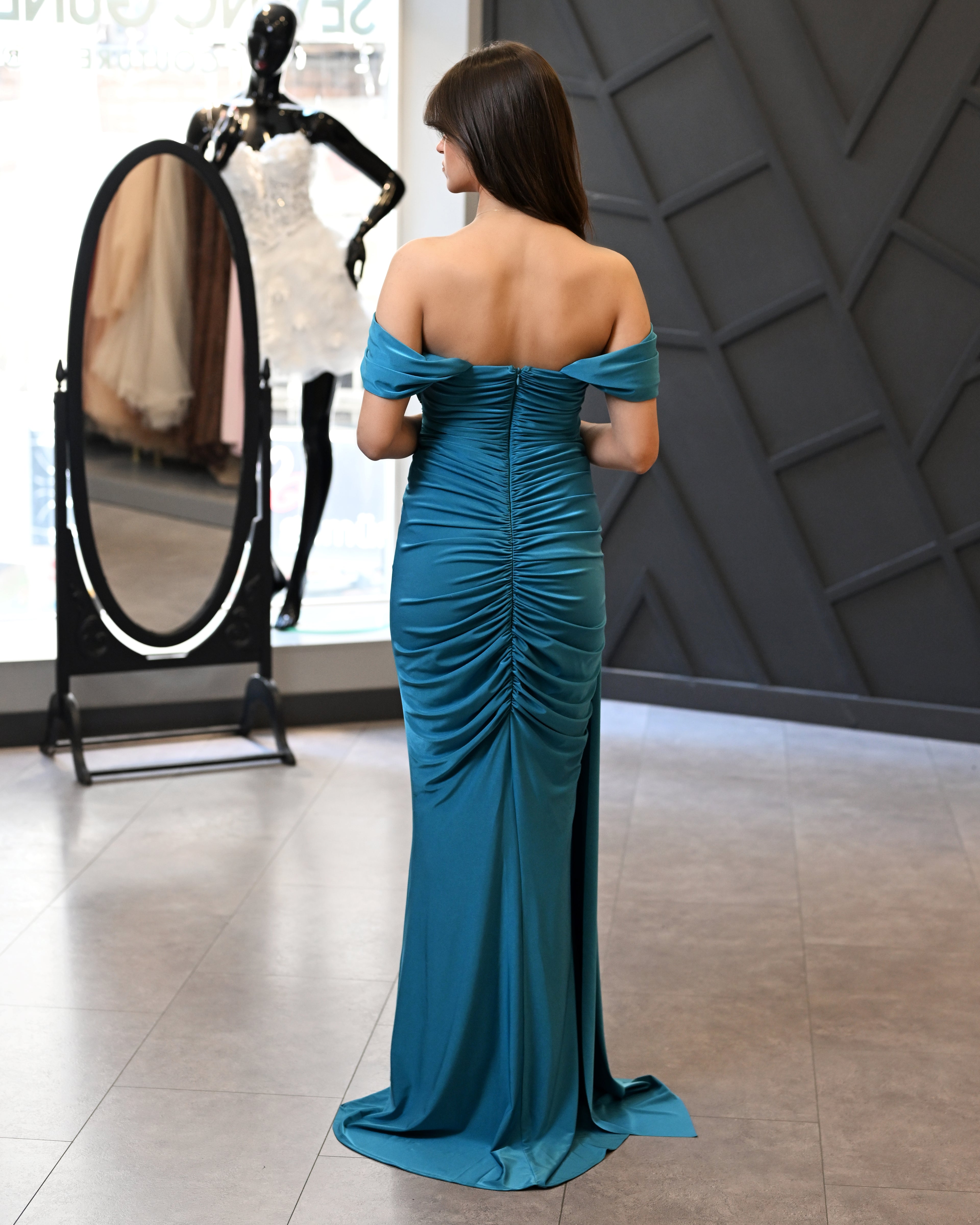 Düşük Kollu Jarse Kumaştan Balık Uzun Abiye Elbise