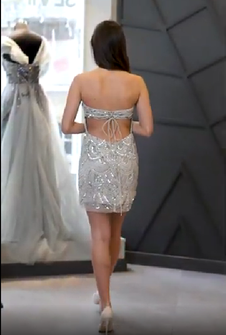 El İşleme Kasnak Sırt dekolteli Mini Abiye Elbise