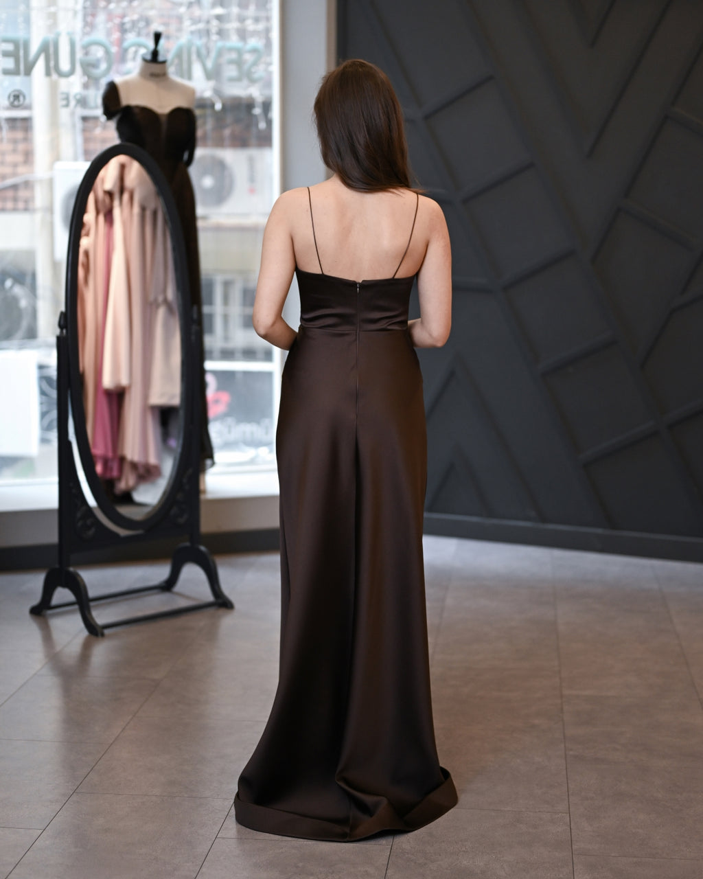 Drape Detaylı Tok Satenden Uzun Balık Abiye Elbise