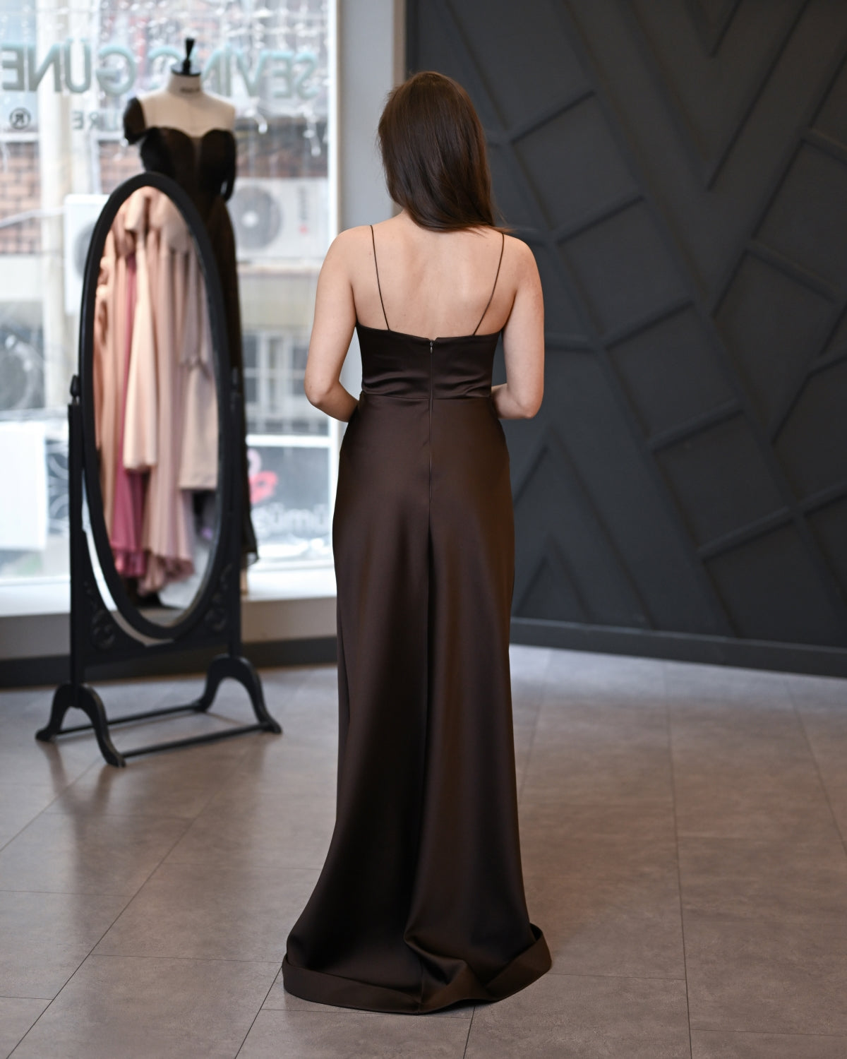 Drape Detaylı Tok Satenden Uzun Balık Abiye Elbise