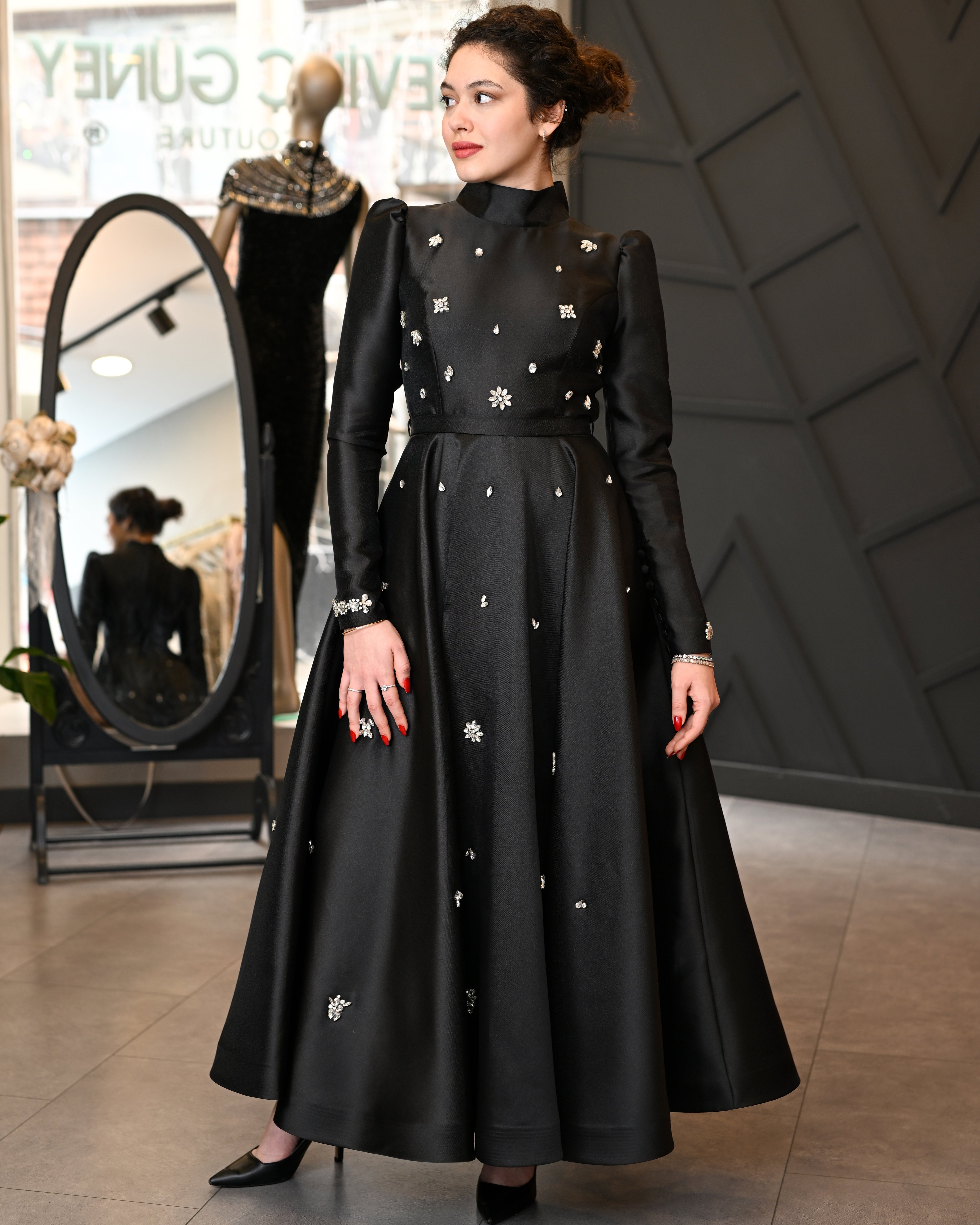 Taşlı Siyah Tesettür Abiye Elbise