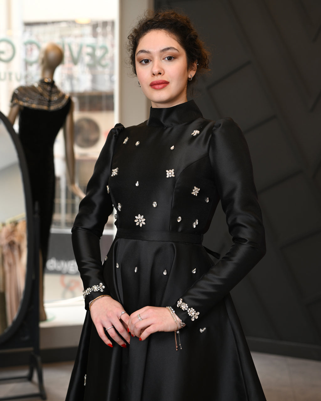 Taşlı Siyah Tesettür Abiye Elbise