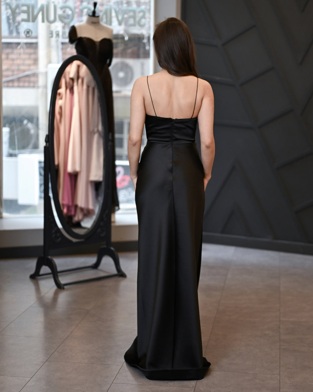 Drape Detaylı Tok Satenden Uzun Balık Abiye Elbise