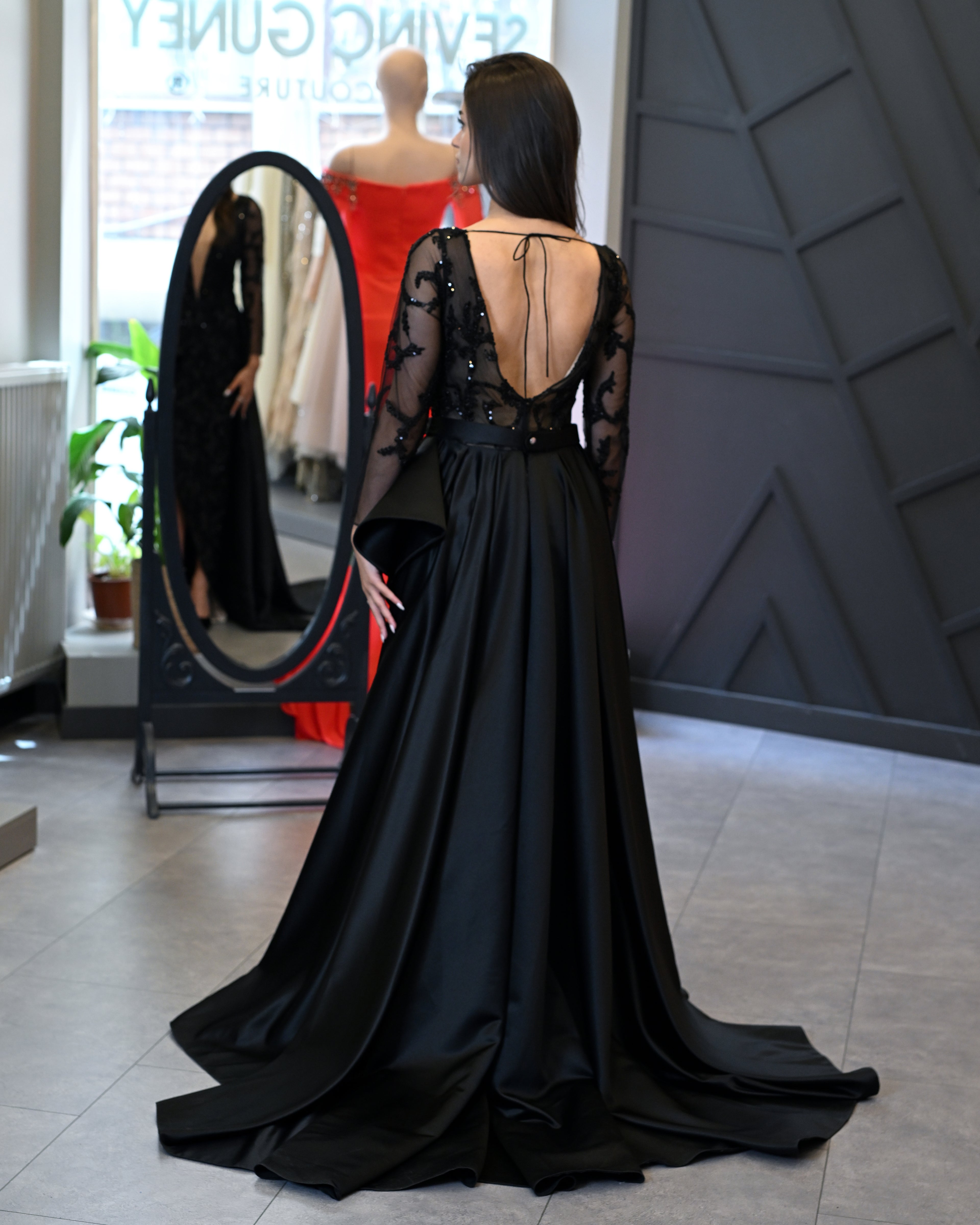 Siyah Tasarım Uzun Abiye Elbise