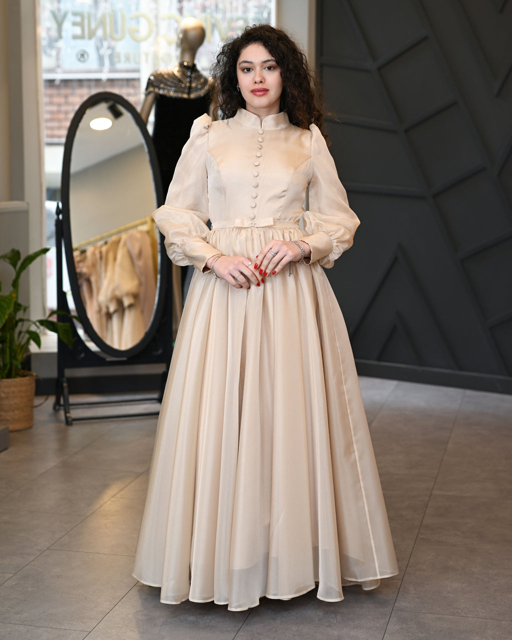 Uzun Kollu Tesettür İpek Organza Uzun Kloş Abiye Elbise