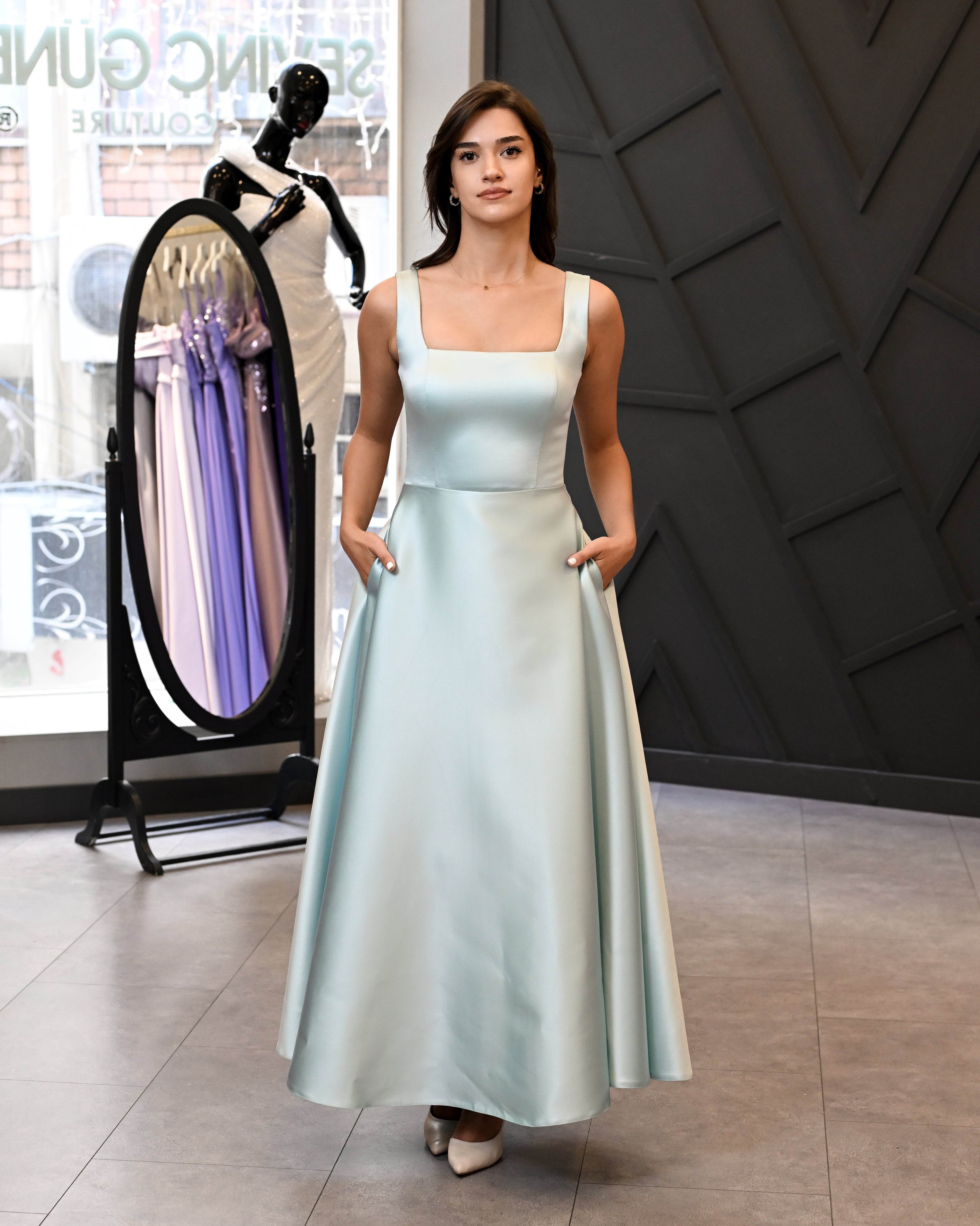 Kendinden Askılı Cepli Saten Midi Abiye Elbise