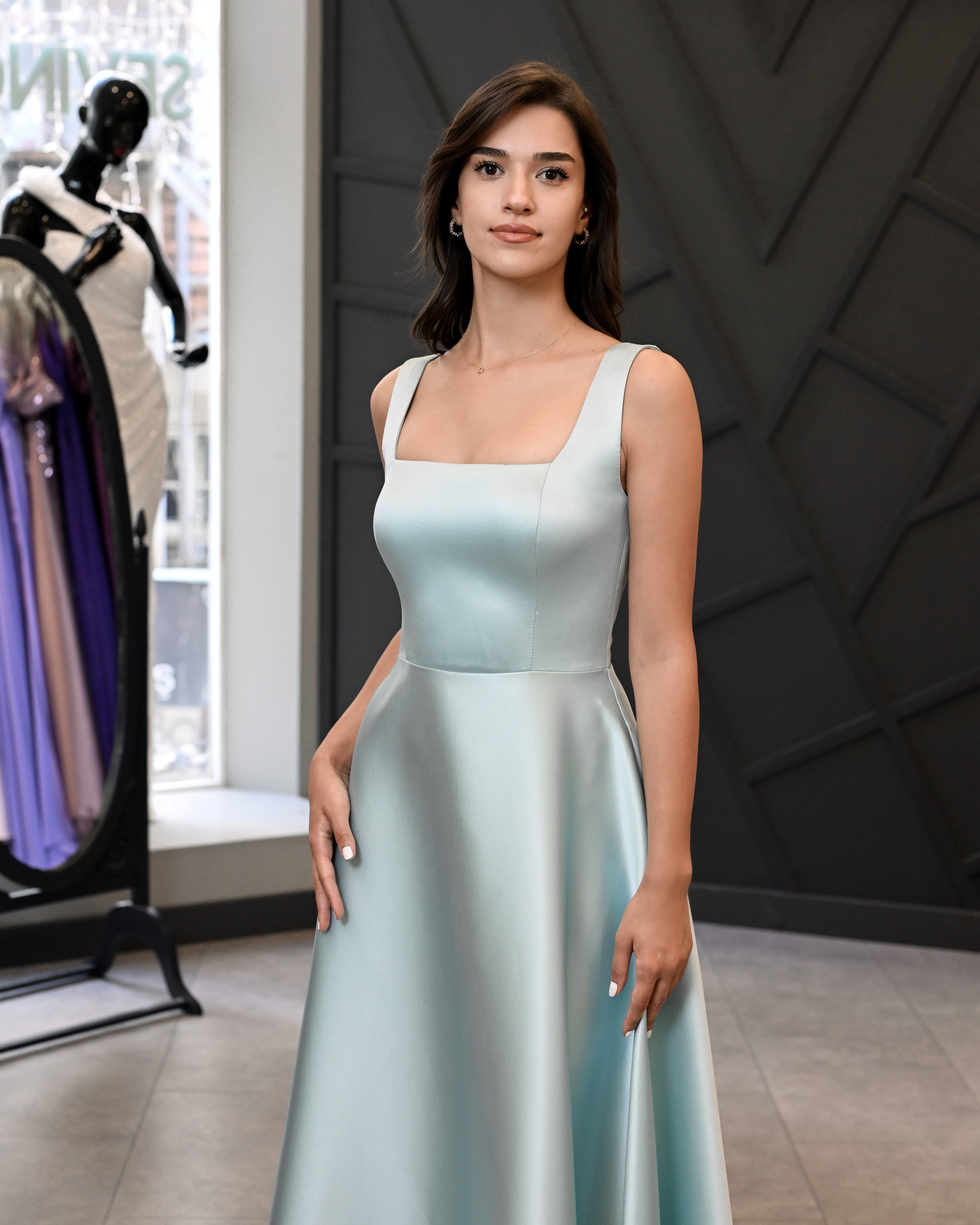 Kendinden Askılı Cepli Saten Midi Abiye Elbise