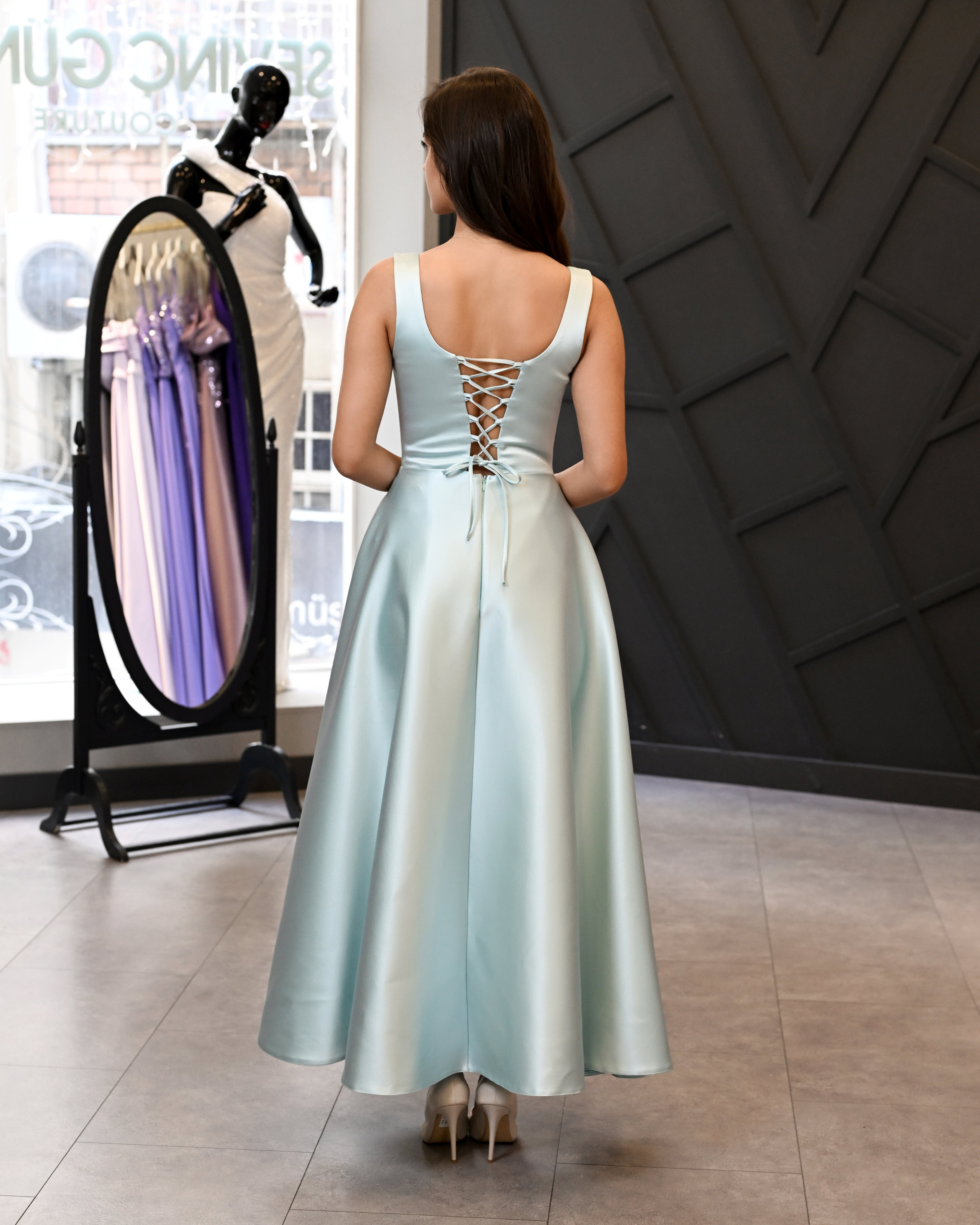 Kendinden Askılı Cepli Saten Midi Abiye Elbise