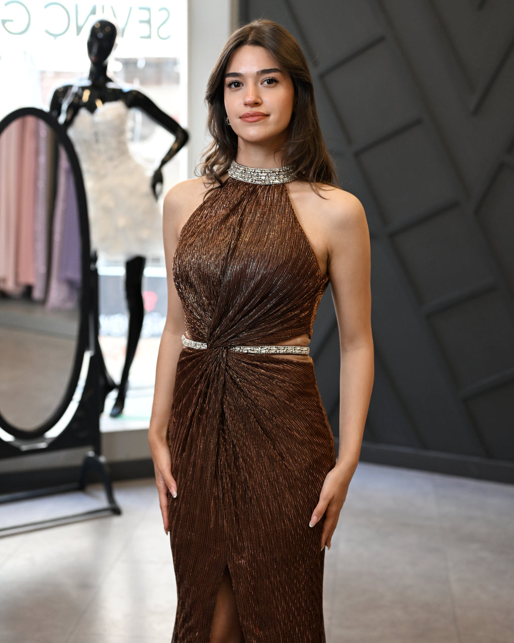 Taşlı Halter Yaka Balık Abiye Elbise