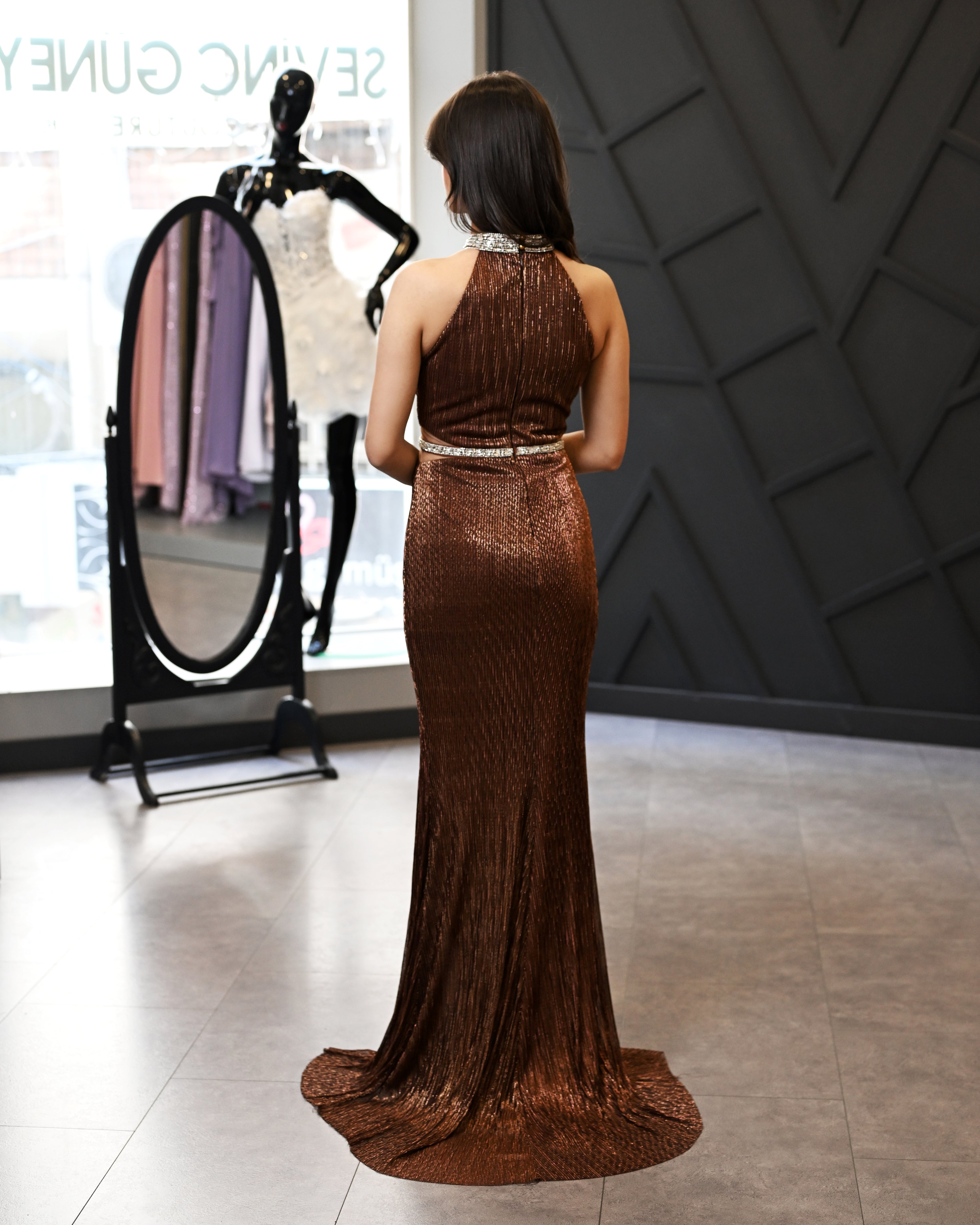 Taşlı Halter Yaka Balık Abiye Elbise